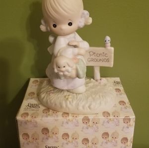 Girl @Picnic Holding Her Pet 1988 Precious Moments July Figure With Box